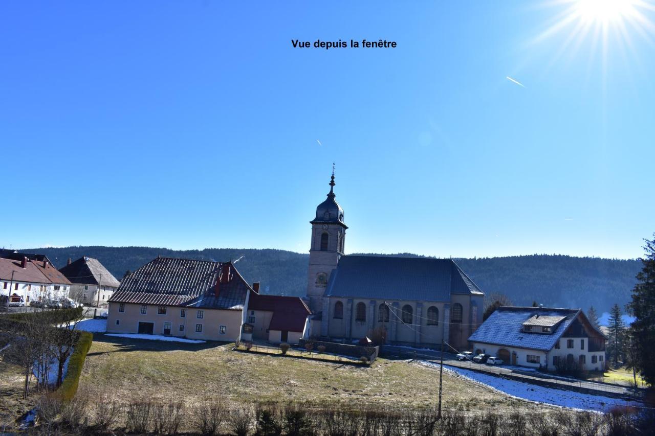 Charmant Studio, Le Petit Gris Des Montagnes Mouthe Exterior foto